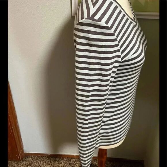 EUC Eddie Bauer Green & Gray V-Neck Long Sleeve Tee #68 - Picture 5 of 5